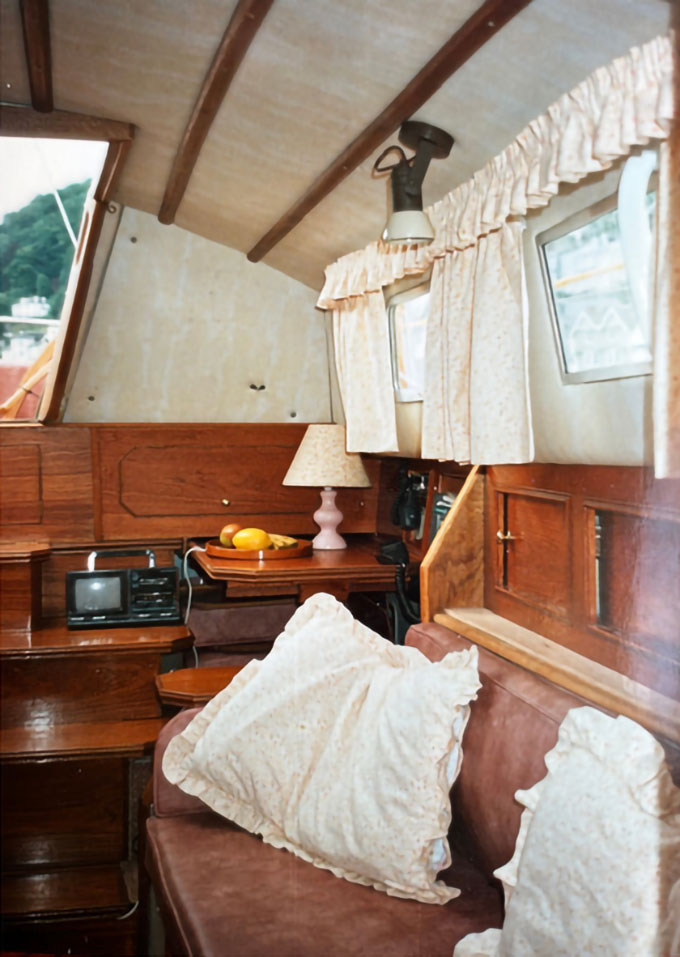 Port saloon looking towards cockpit