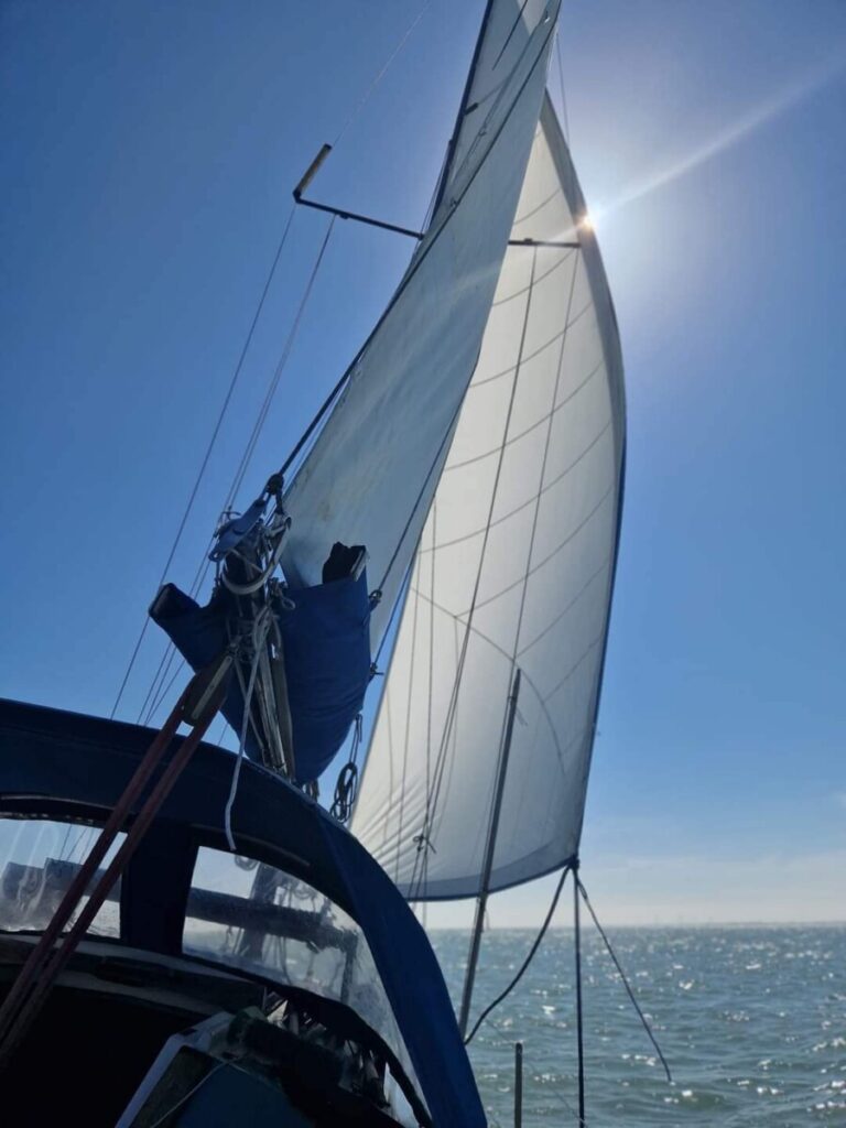 Tot Time sailing into the wind